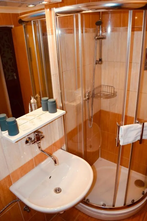 Lc - Hotel אוסטרבה 3*,