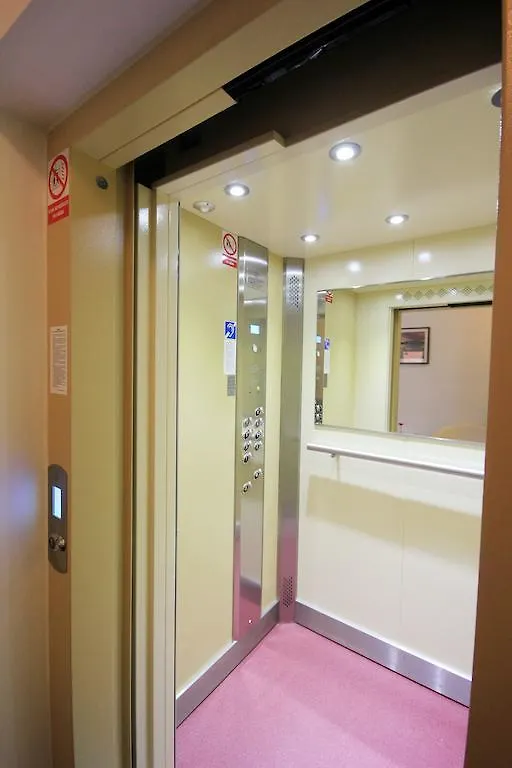 Lc - Hotel אוסטרבה