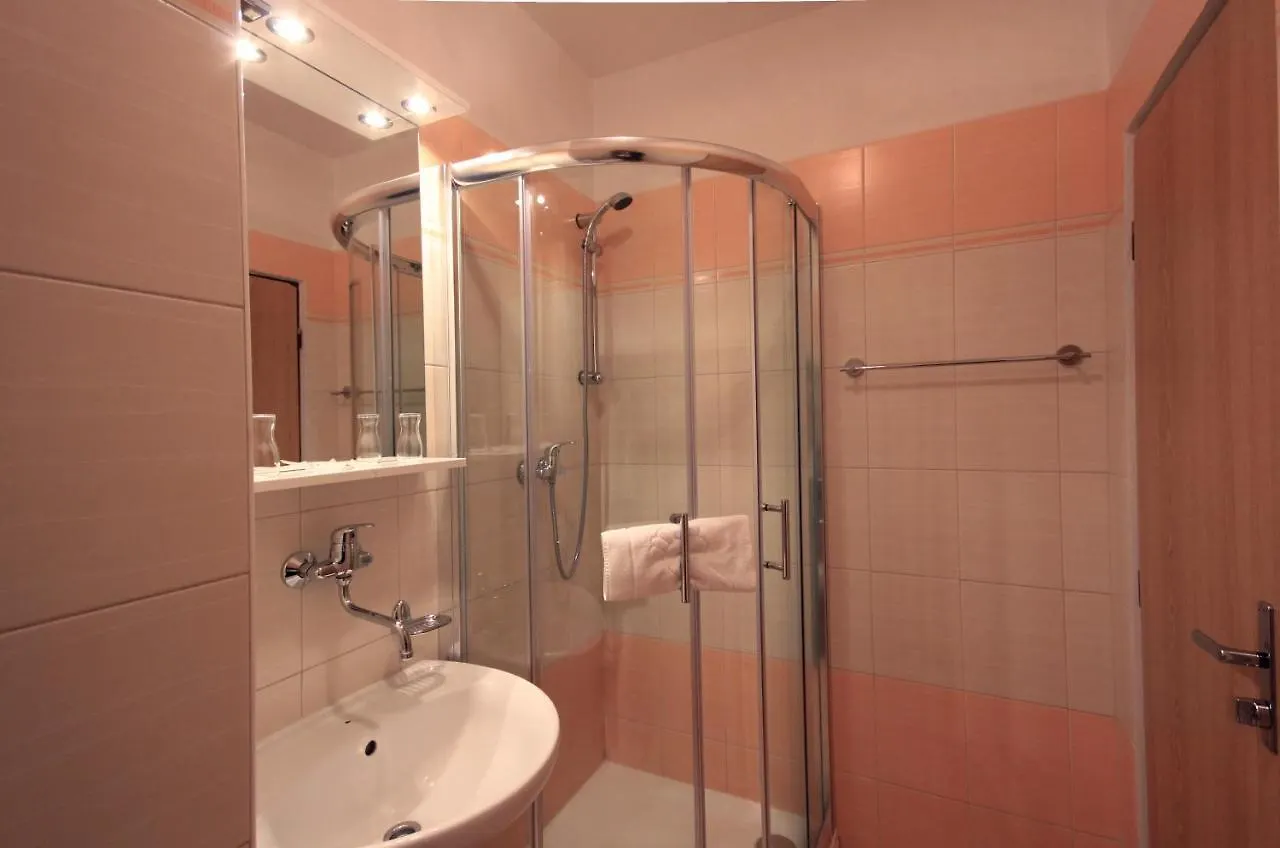 Lc - Hotel אוסטרבה 3*,  צ'כיה